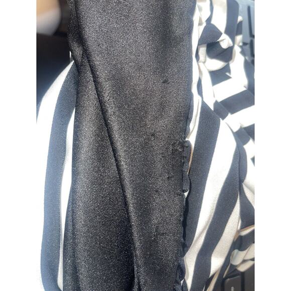 AB Studio Knit Top Striped Short Sleeve Black White Striped Women's Size Small - Picture 6 of 6